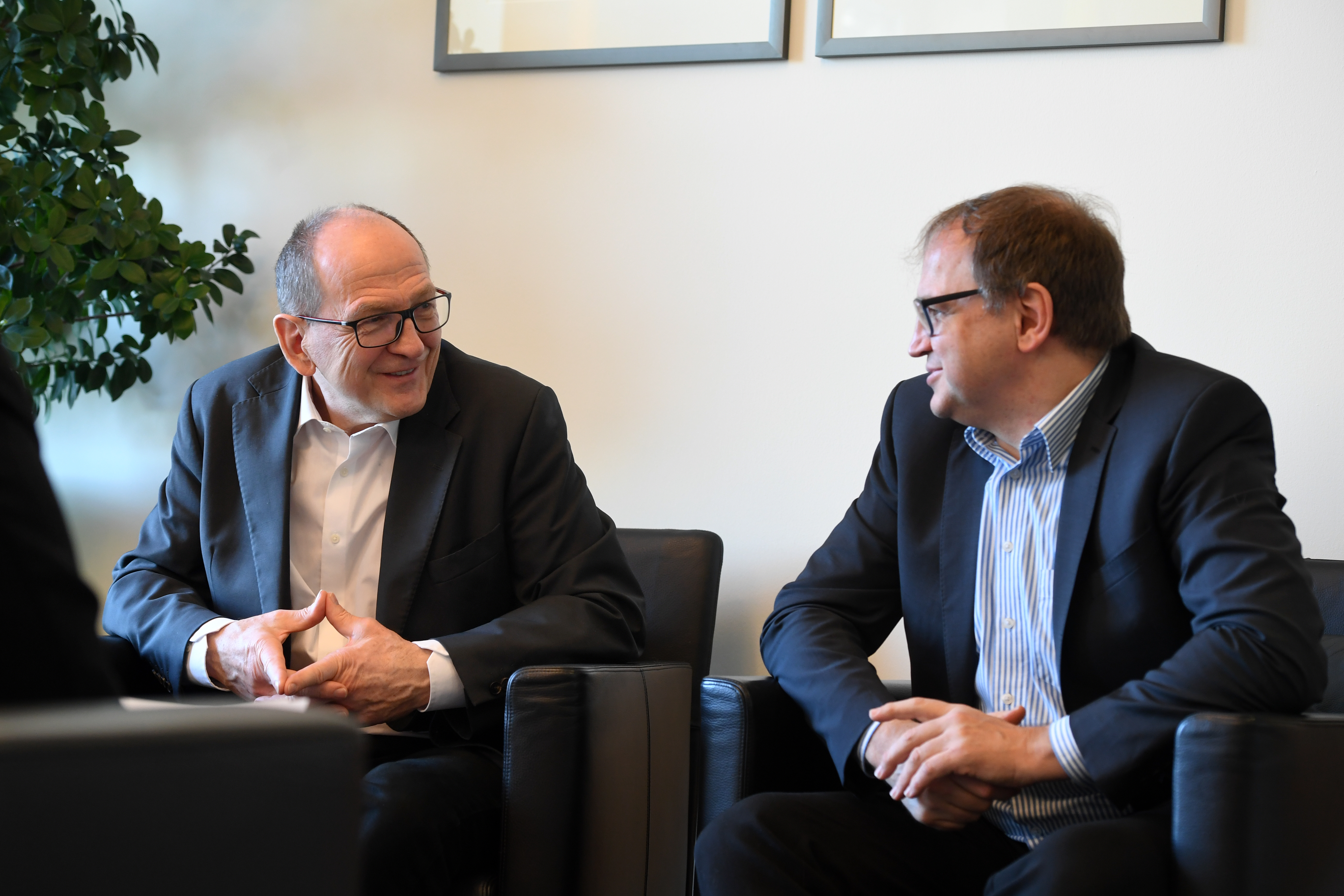 Prof. Albert Heuberger, Dr. Bernhard Grill, Leiter des Fraunhofer IIS